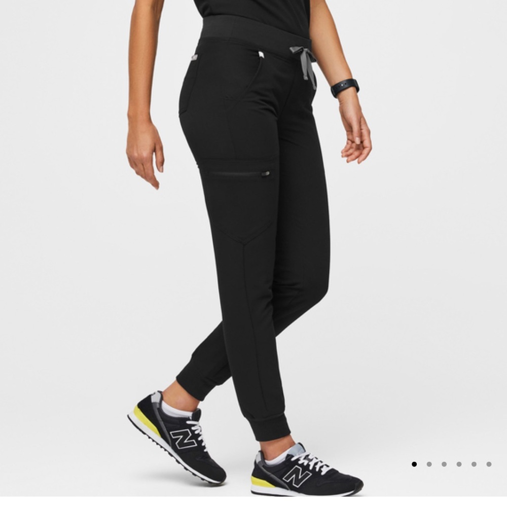 Figs Technical collection size medium black jogger scrub pants